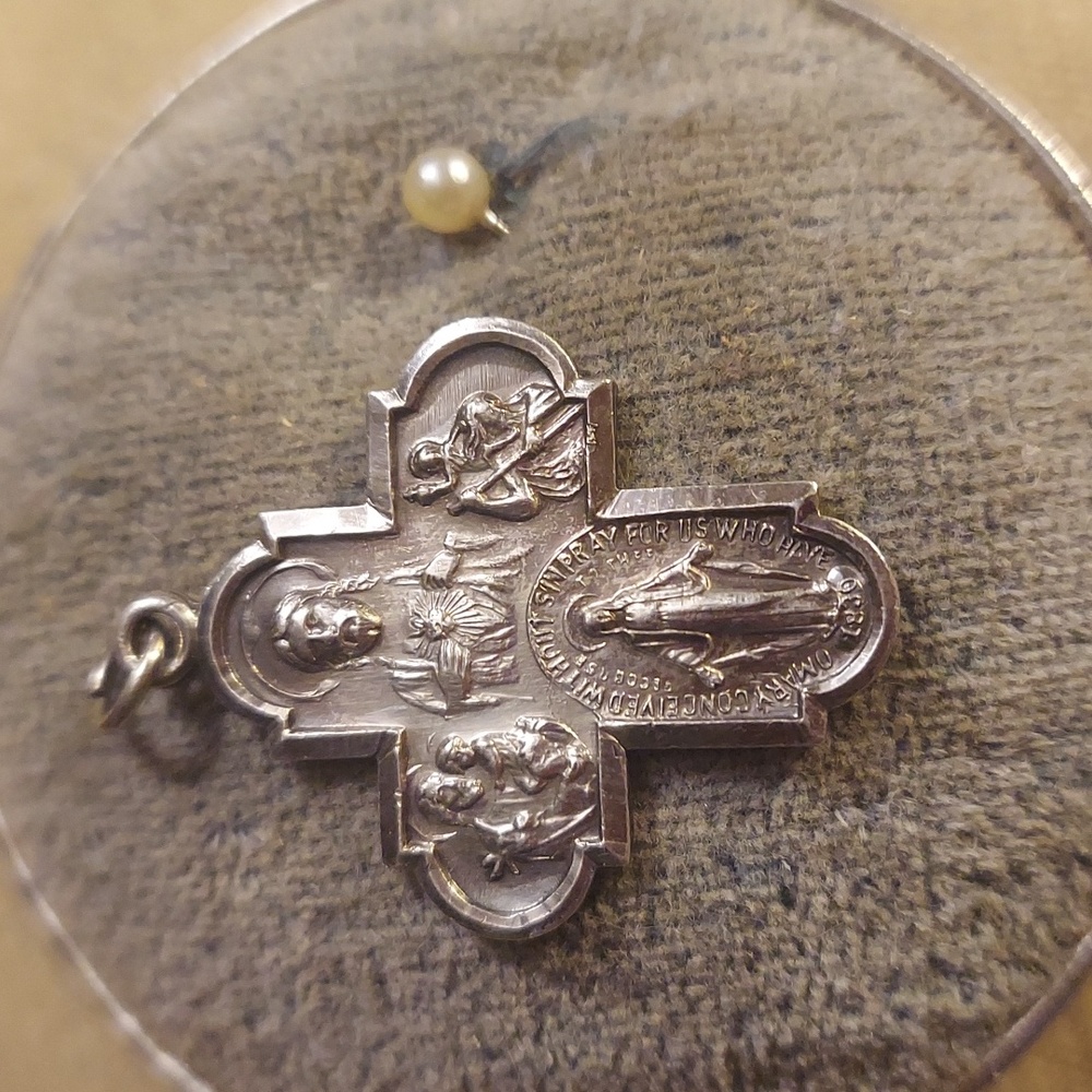 Vintage Chapel Sterling Silver 4 Way Cross